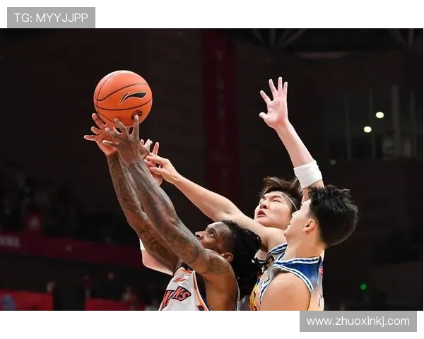 上海篮球队在奥运会积分榜上以64分稳居第一名展现强劲实力 上海篮球队在奥运会积分榜上以64分稳居第一名展现强劲实力